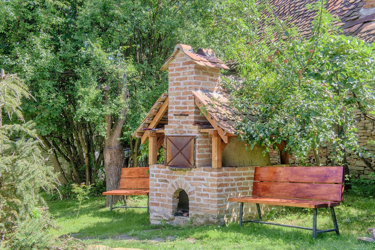 Dominic Boutique - Gardener'S Cottage Miklóstelke Kültér fotó